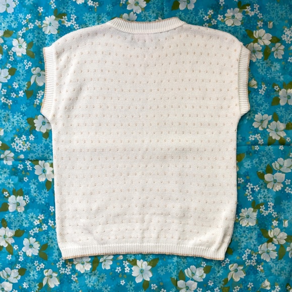 80s Vintage White Sweater Vest w/ Tan Polka Dots - Picture 8 of 8